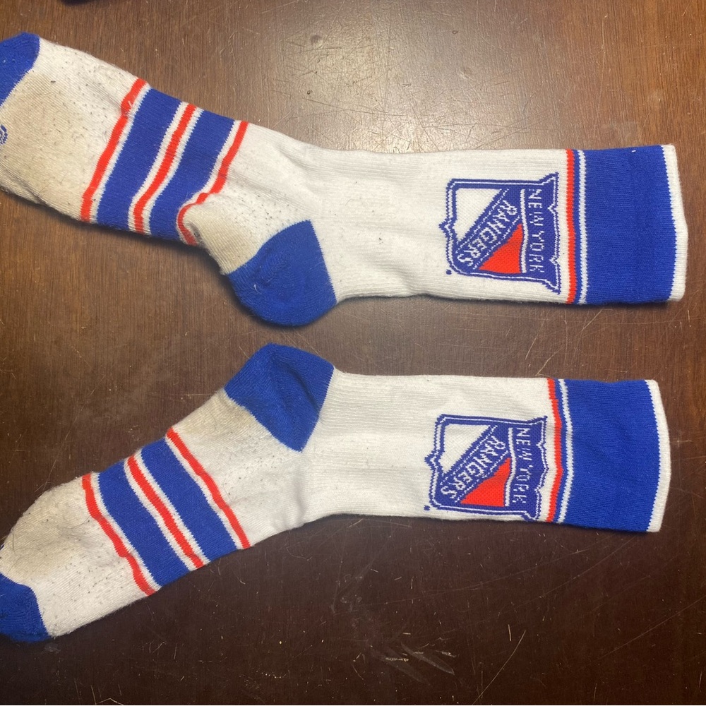 NEW YORK RANGERS SOCKS🔥
Size L
Great for NHL Fans!